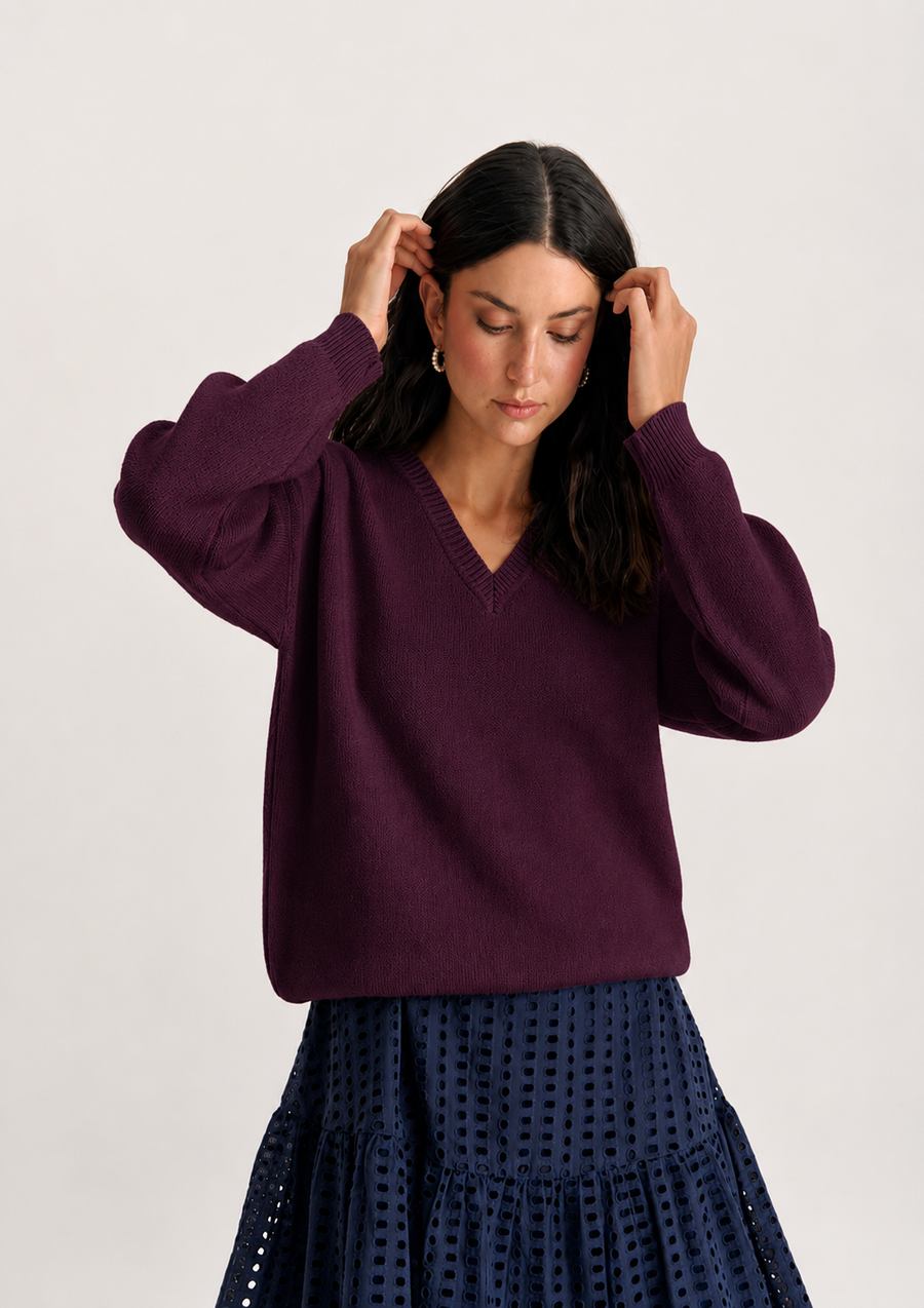 SWEATER EN V BASICO BERENJENA