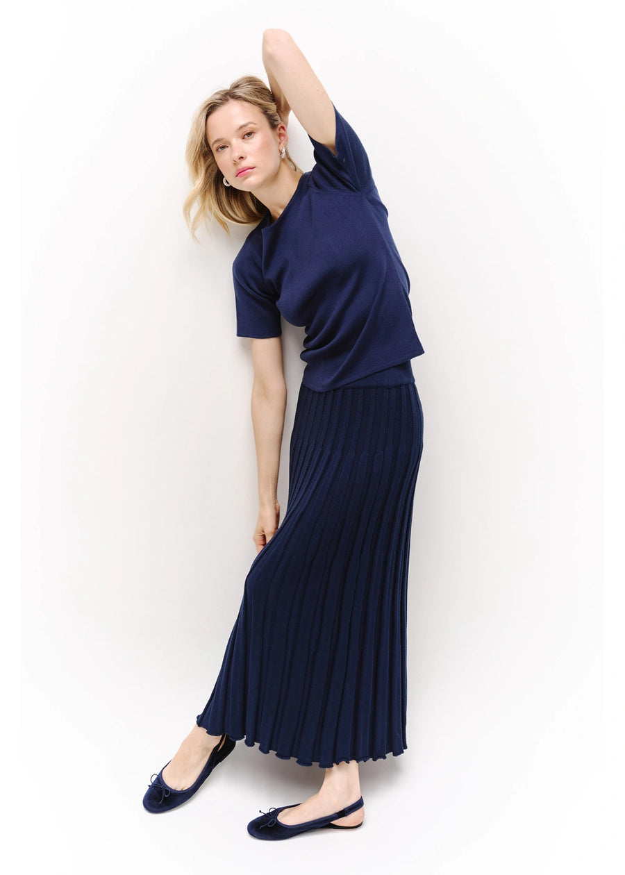 BLUSA BASICA MANGA CORTA AZUL OSCURO