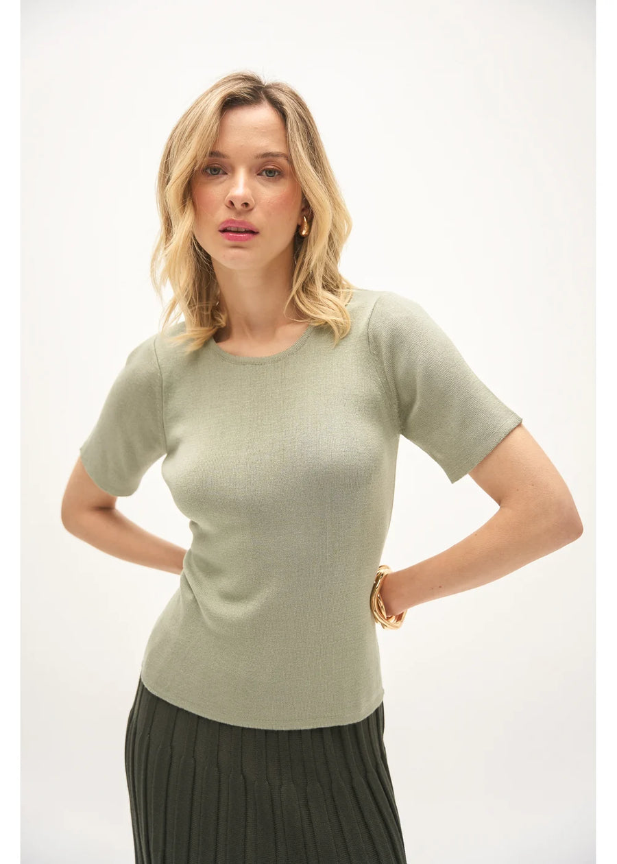BLUSA BASICA MANGA CORTA VERDE HOJA