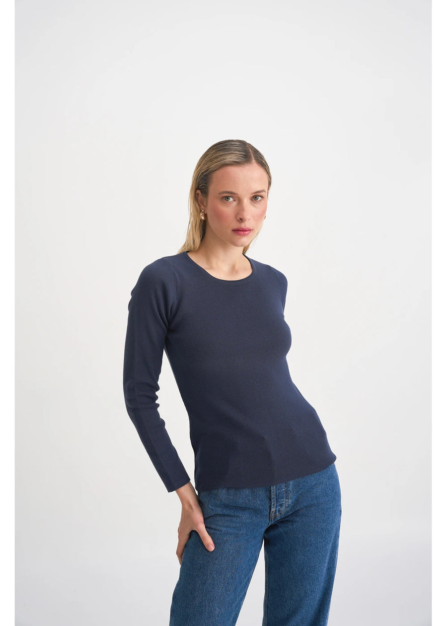 BLUSA BASICA MANGA LARGA AZUL OSCURO