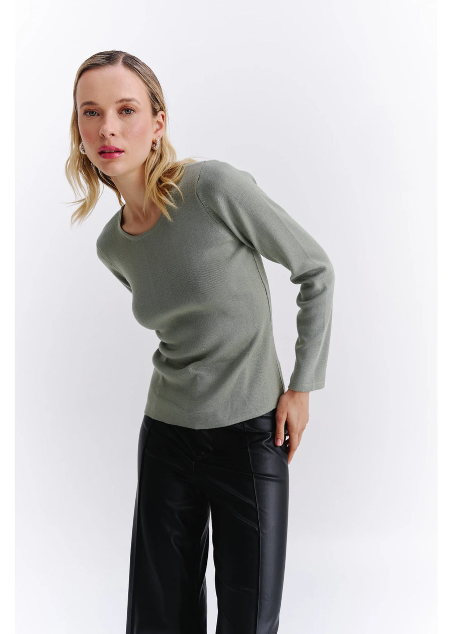 BLUSA BASICA MANGA LARGA VERDE HOJA