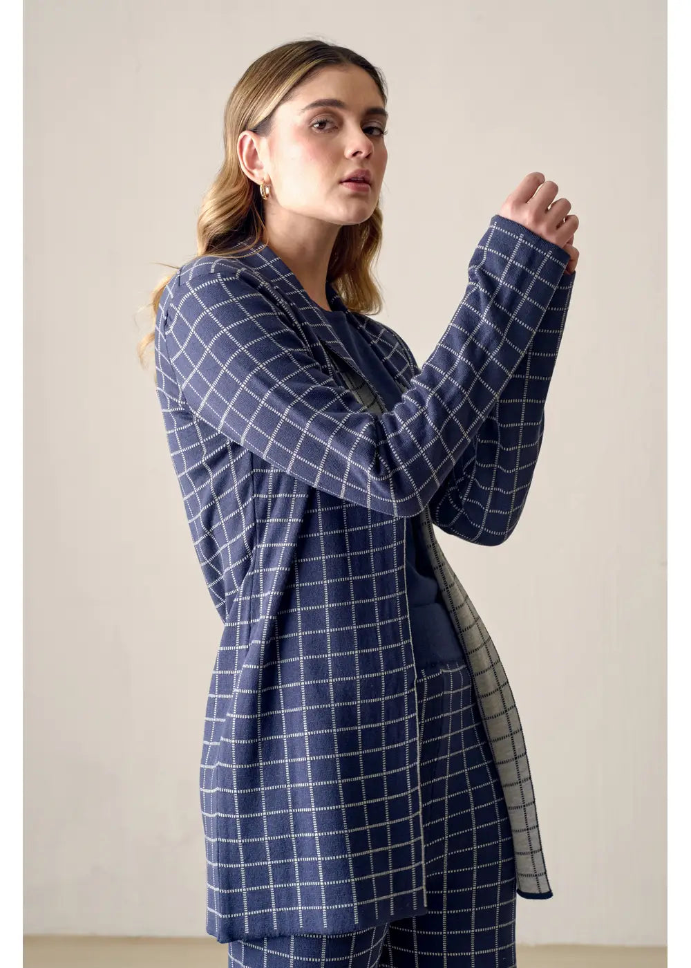 CARDIGAN CHESS en AZUL OSCURO - Vista de espalda | ZEPHIR