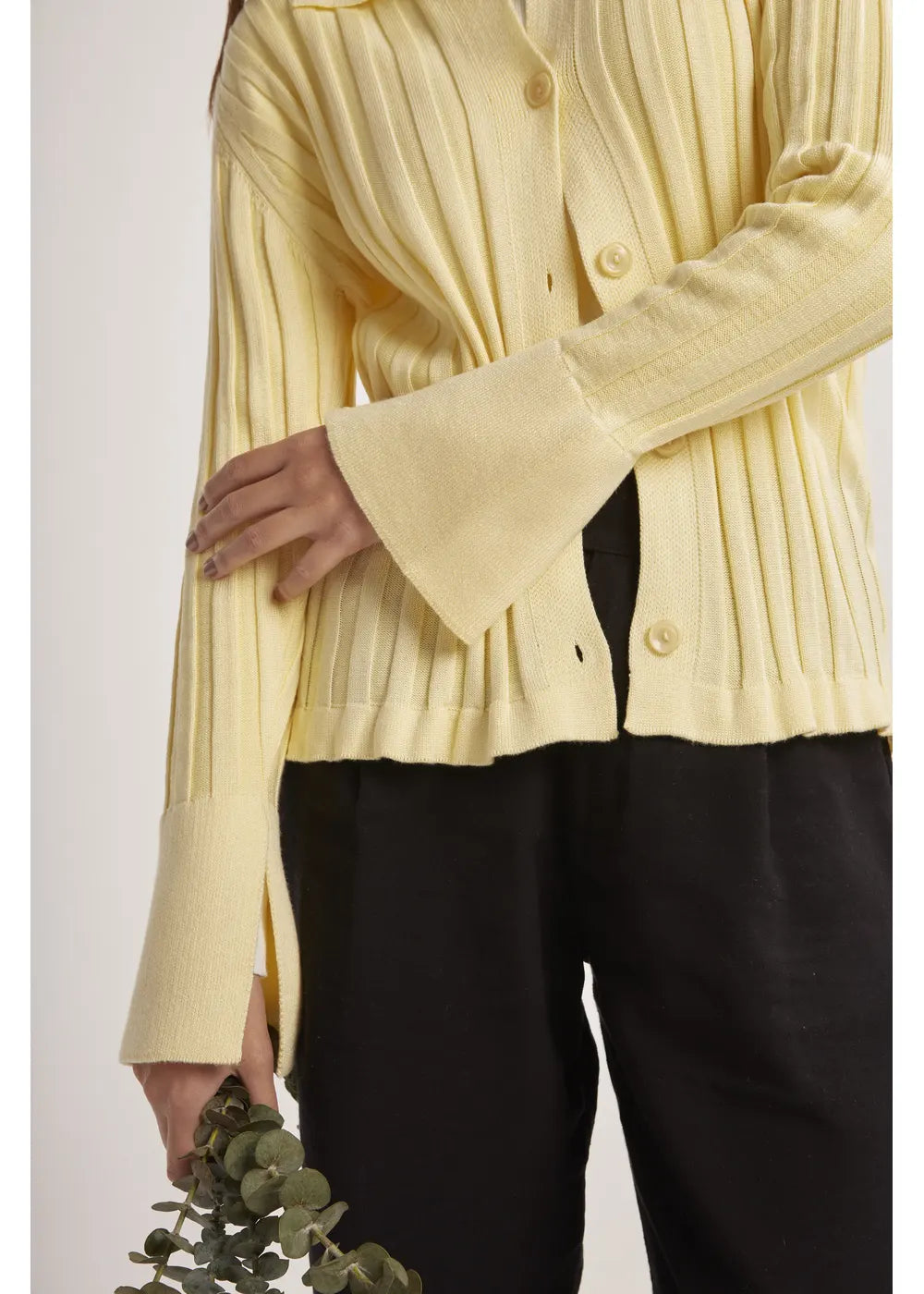 CARDIGAN LILIA en BANANA - Vista lateral | ZEPHIR