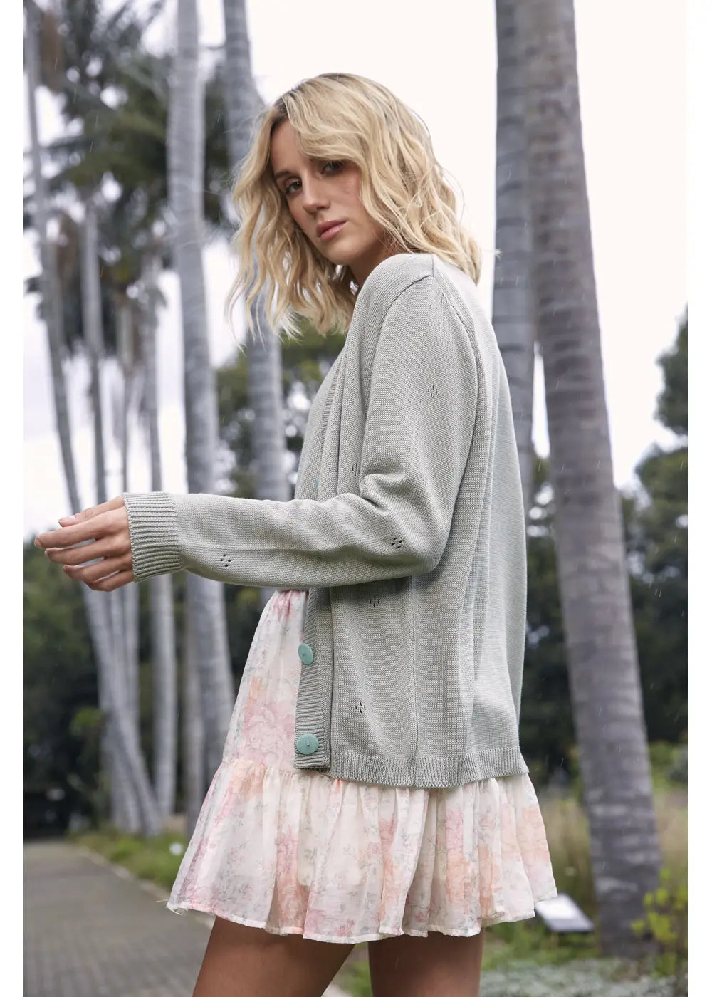 CARDIGAN LOTUS en VERDE HOJA - Vista de espalda | ZEPHIR