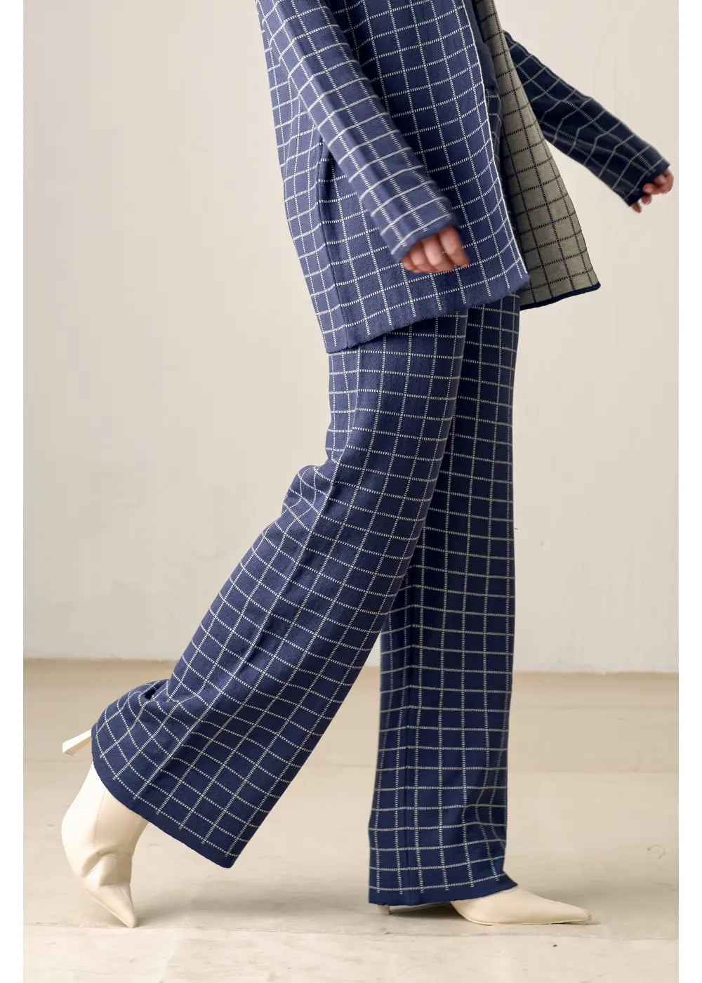 PANTALON CHESS en AZUL OSCURO - Vista de espalda | ZEPHIR