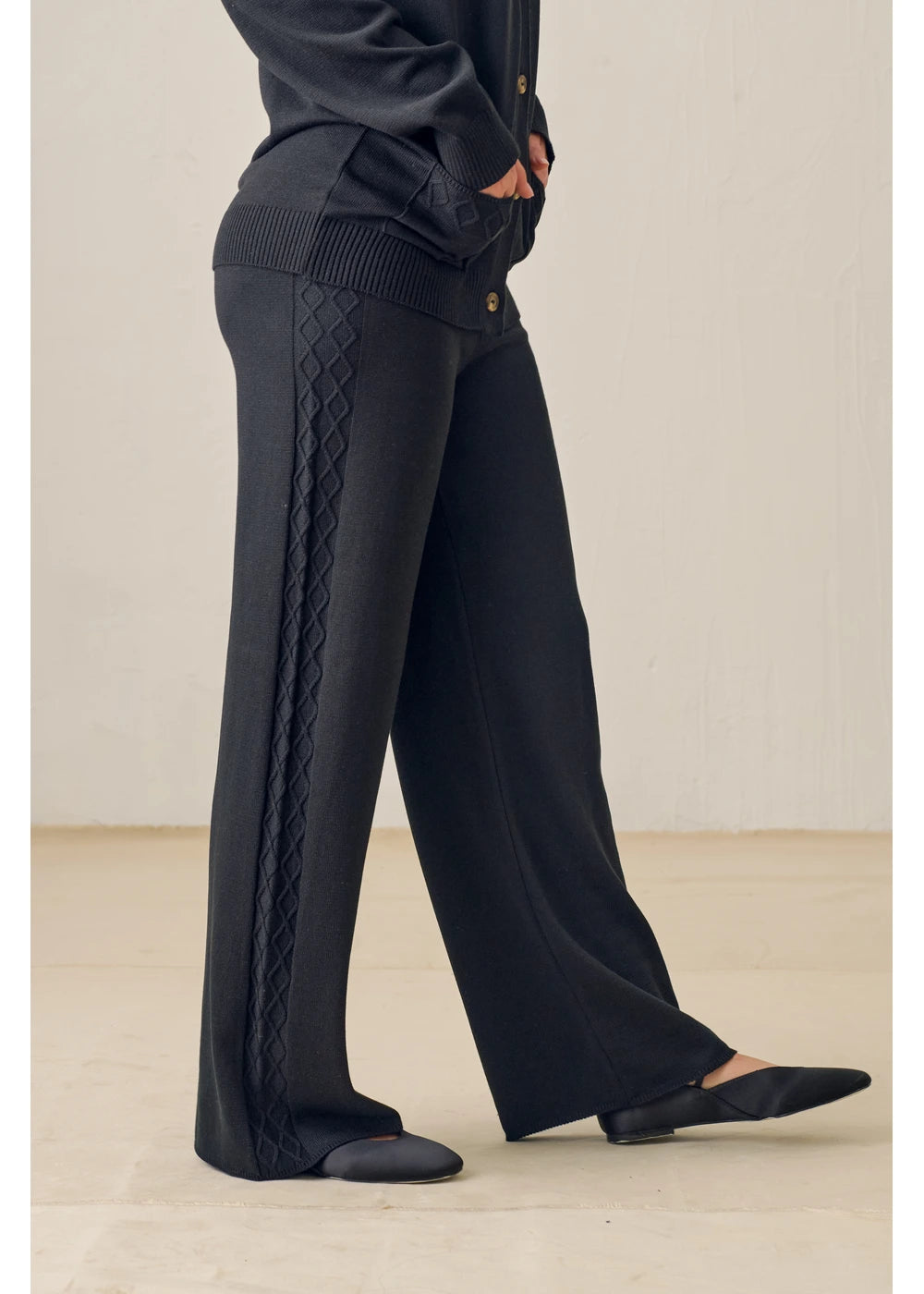 PANTALON TESS en NEGRO - Vista de espalda | ZEPHIR