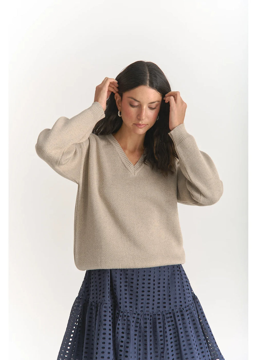 SWEATER EN V BASICO HABANO