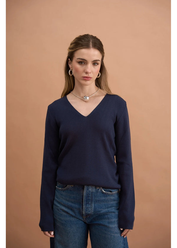 SWEATER EN V BASICO