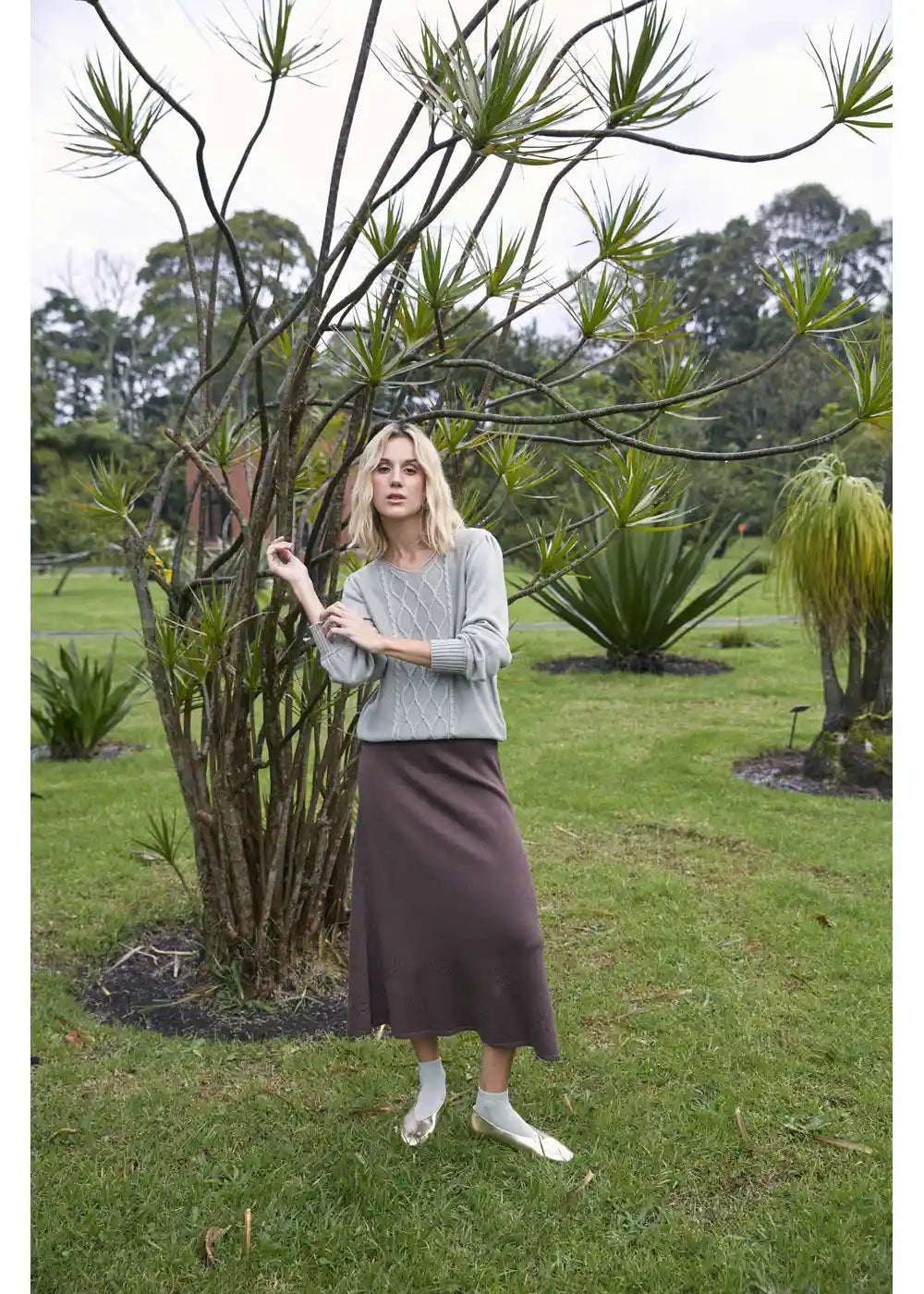 SWEATER MEHER en VERDE HOJA - Vista lateral | ZEPHIR