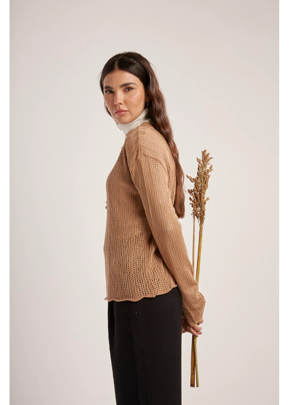 SWEATER NESSA en CHAI - Vista de espalda | ZEPHIR