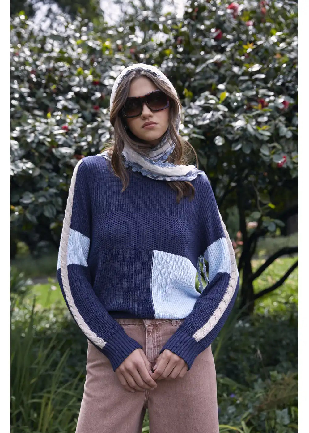 SWEATER TEA en AZUL OSCURO - Look de estilo 4 | ZEPHIR
